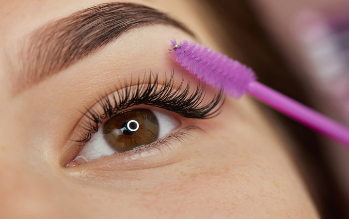Classic Eyelash Extensions Online: Crafting Stunning Looks